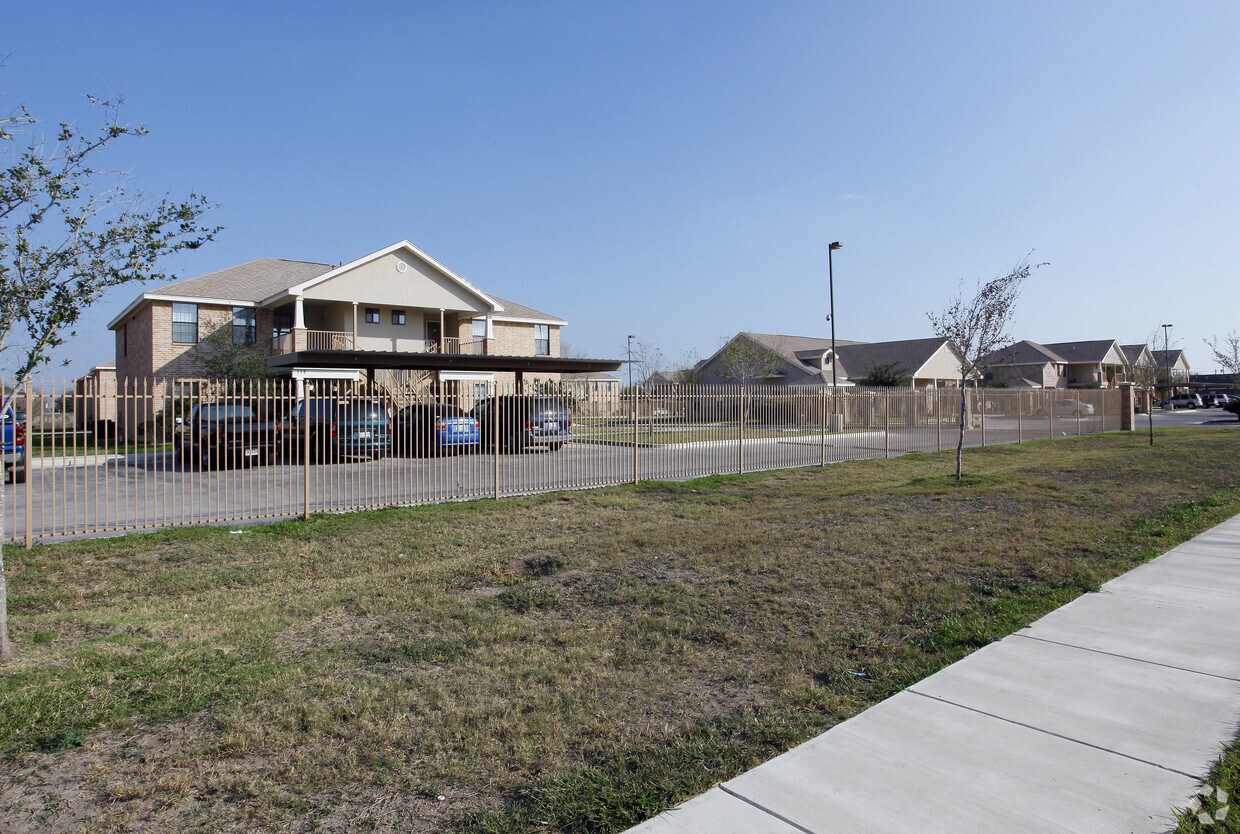 La Villa De Alton Apartments Apartments in Alton, TX