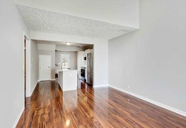 Building Photo - 5039 Nina Marie Ave