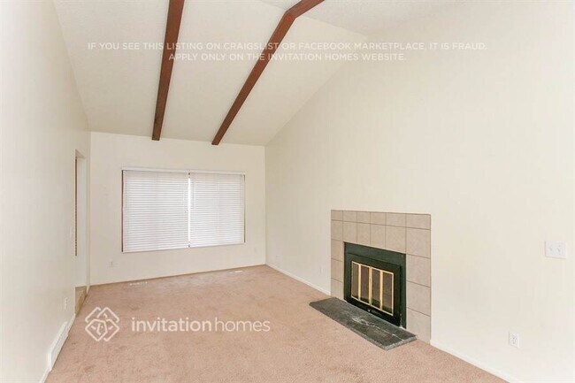 Building Photo - 11091 Albion Dr
