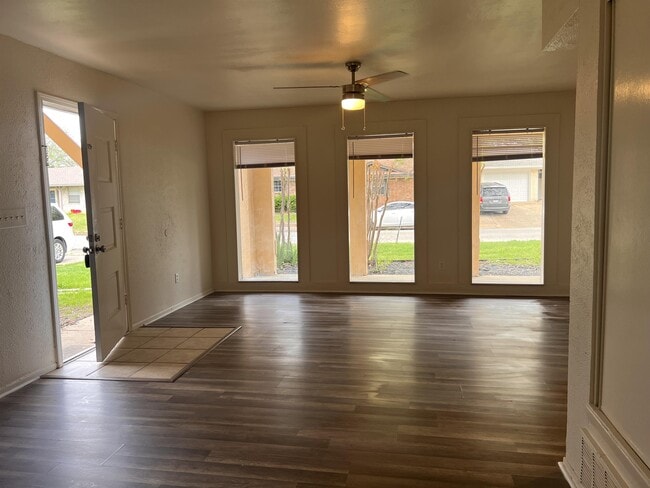 Photo - 5429 Prince Dr House