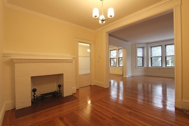 Foto del edificio - New Renovation 2 bedroom Brookline
