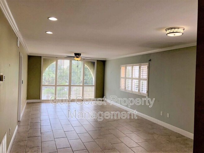 Foto del edificio - 301 S Gulfstream Ave