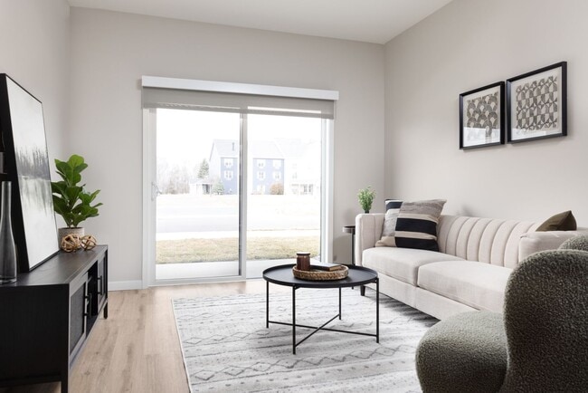 Interior Photo - Current 33