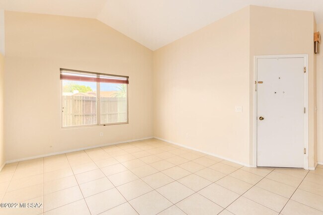 Building Photo - 4826 S Windrose Dr