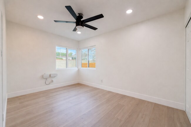 Foto del edificio - 1609-1611 Burton Street