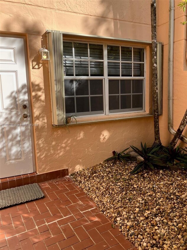 Foto principal - 3410 Franklin Ave