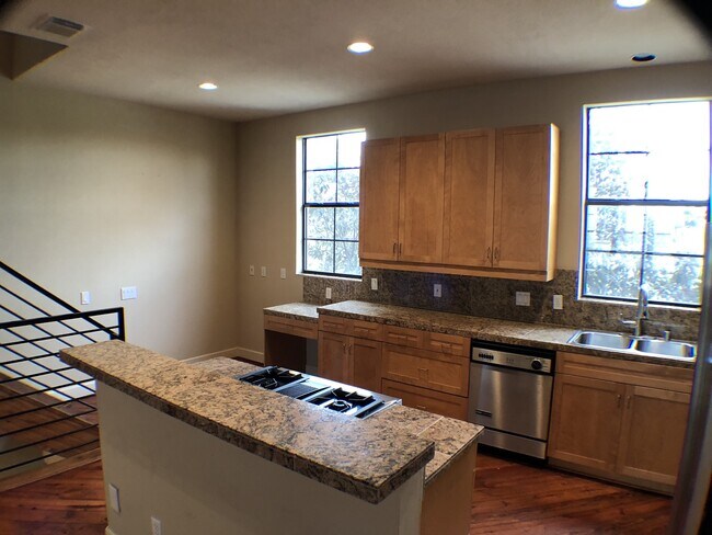 Foto del edificio - 1000 Columbus, UNIT C