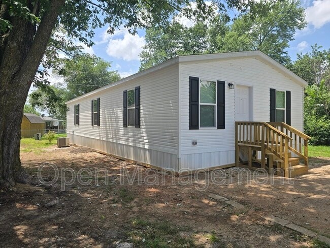 Building Photo - 4511 Dirt Rd