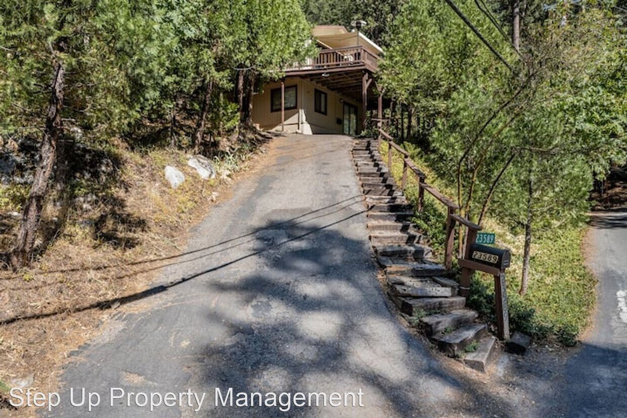 Foto principal - 3 br, 2 bath House - 23589 Lakewood Dr
