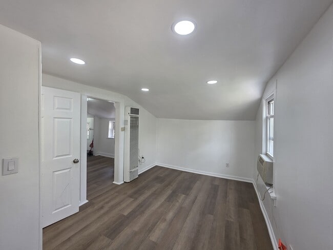 Building Photo - 347 Homecrest Dr