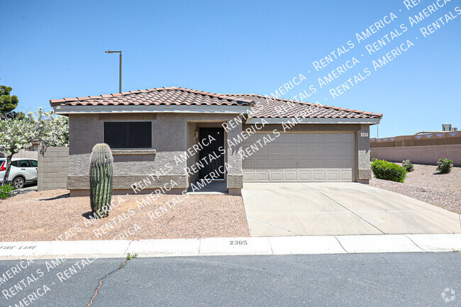 Building Photo - 2305 E Spruce Dr
