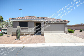 Building Photo - 2305 E Spruce Dr