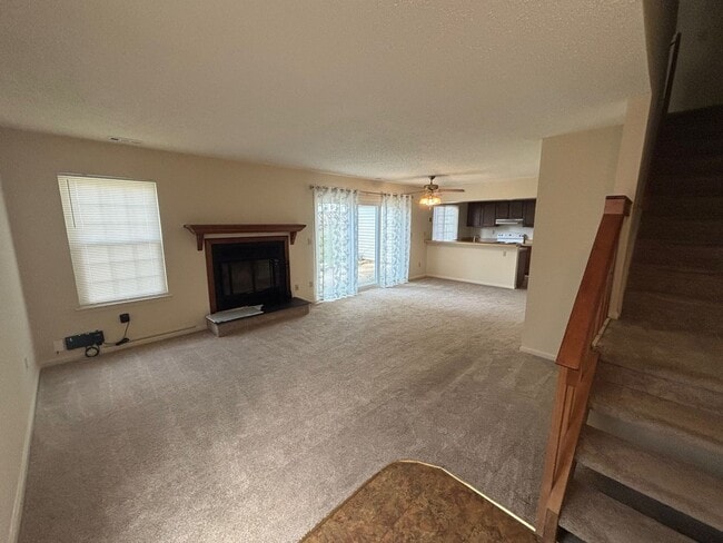 Building Photo - 2 Bedroom, 2.5 Bath Townhome in Virginia B...