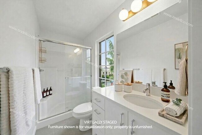 Foto del edificio - Sleek 3-Level Townhome in Hosford-Abernethy – Pet Friendly with W/S/G Included! Available Now!