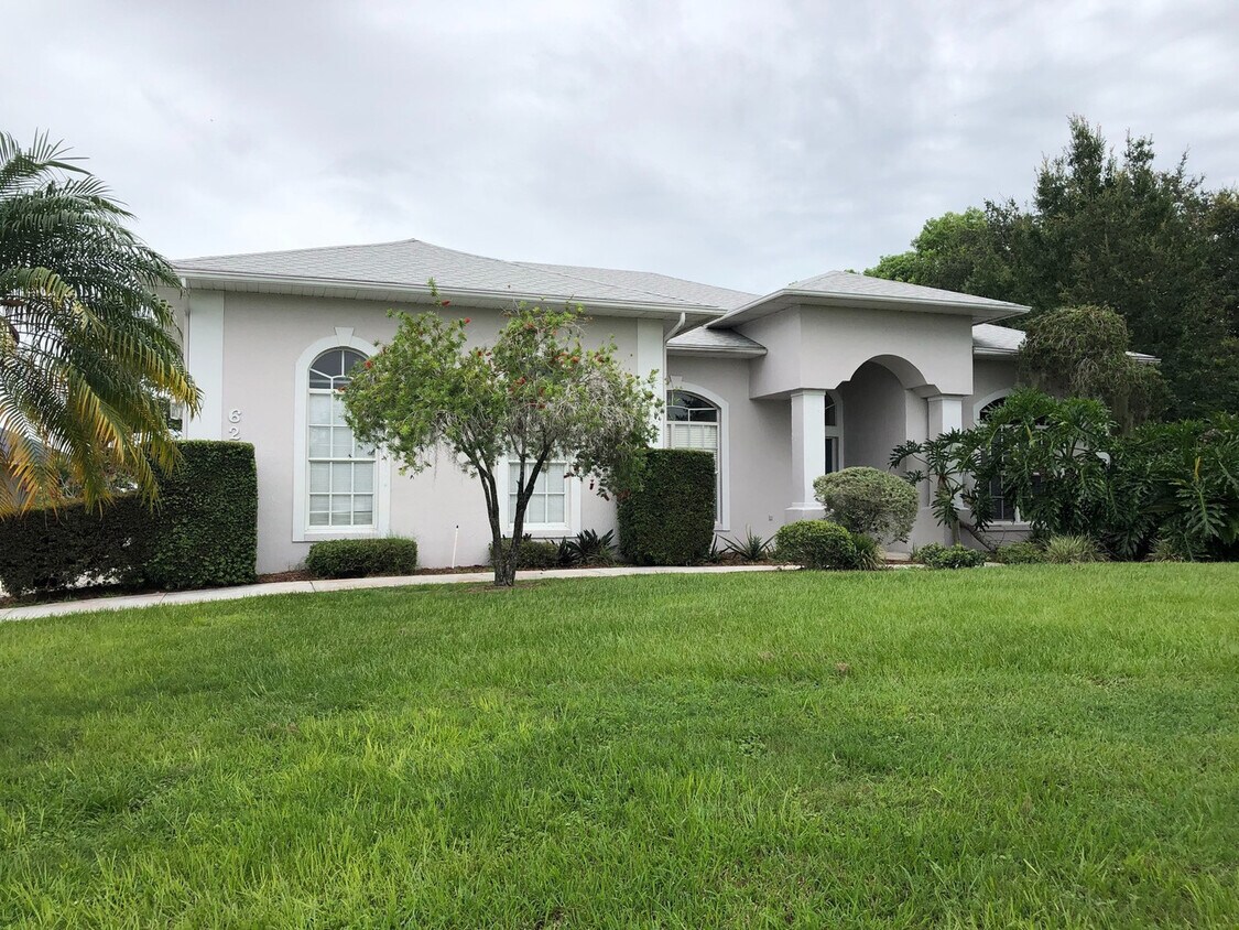 Primary Photo - LakeFront Home with Dock in Haines City. L...