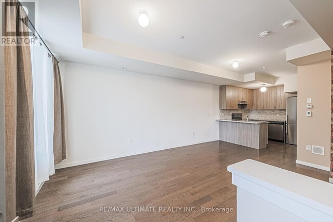 Building Photo - 600 Alex Gardner Cir