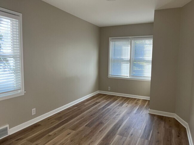 Foto del edificio - Renovated 5 Bedroom house in Saint Paul