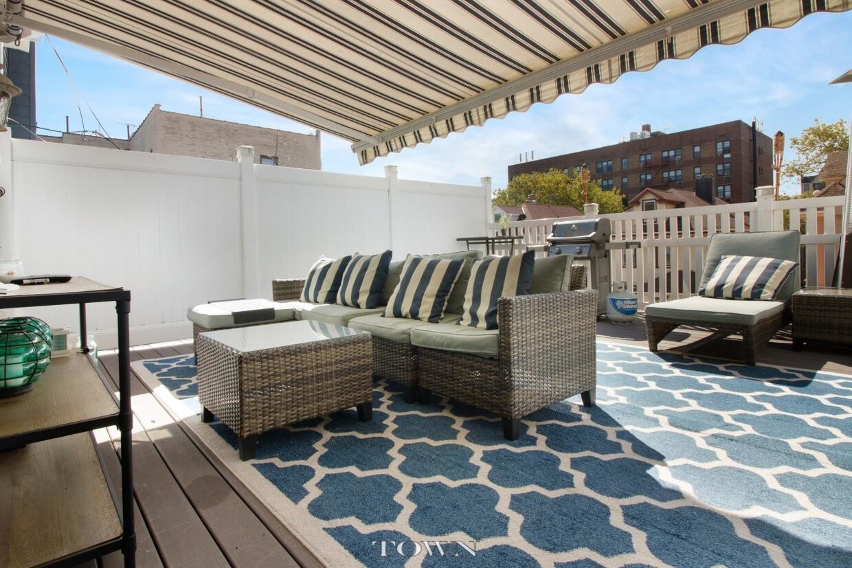 Foto principal - 212 72nd St