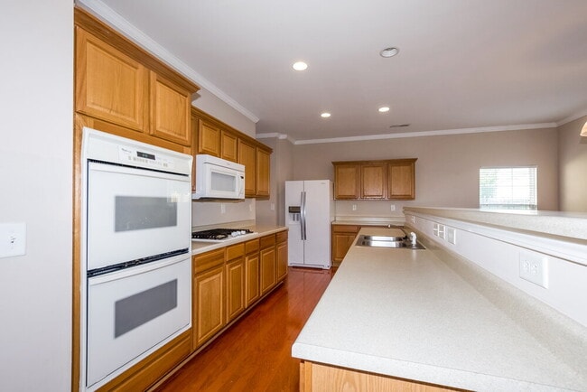 Building Photo - 13633 Coram Pl