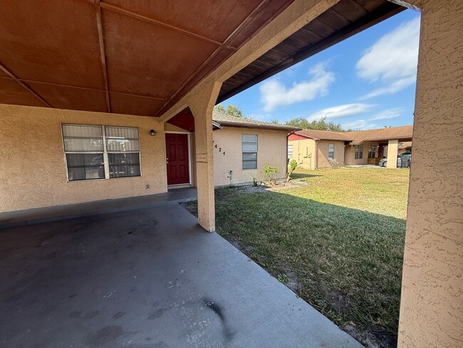 Foto del edificio - 7424 Golden Glenn Ct