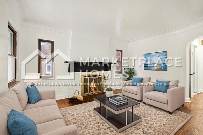 Foto del edificio - 15866 Mansfield St