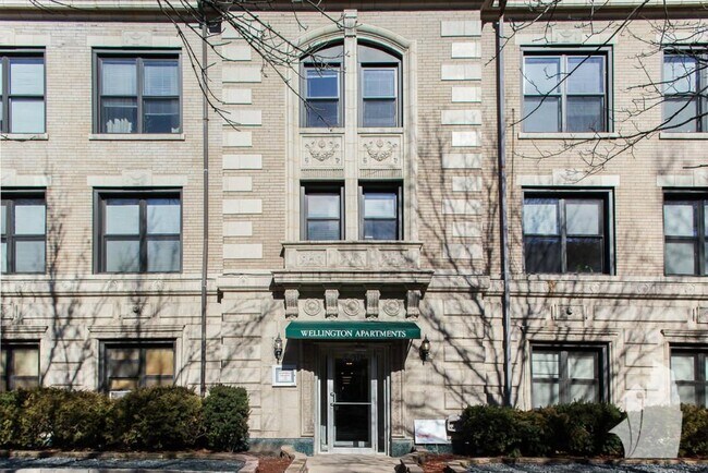 Building Photo - 543 W Wellington