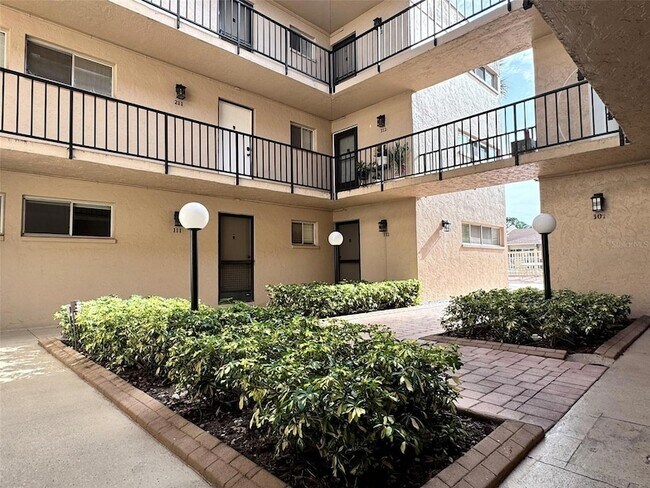 Building Photo - 2763 Woodgate Ln