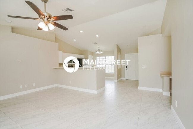 Foto del edificio - 3 Bedroom Pet-Friendly Home in Cape Coral, FL with Main Street Renewal