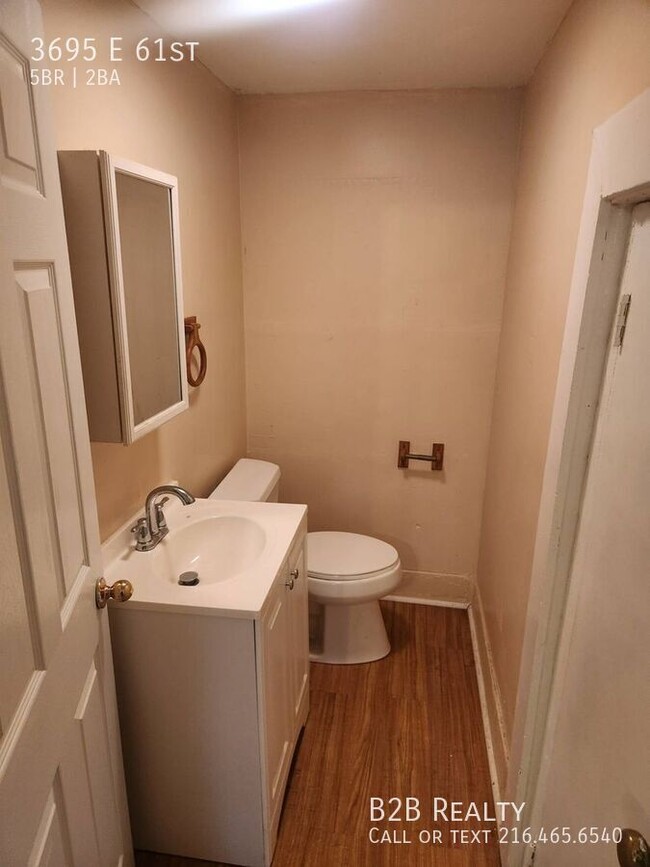 Foto del edificio - 3695 E 61st-