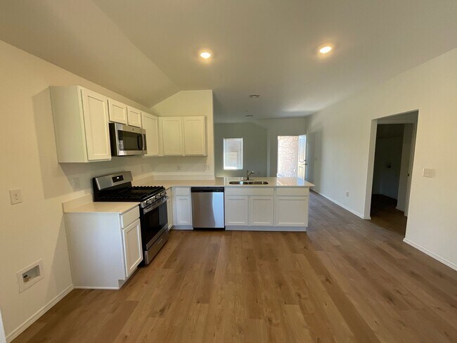 Foto del edificio - 2022 Meadow Ln