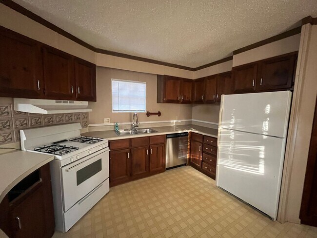 Foto del edificio - 714 Cranbrook Dr