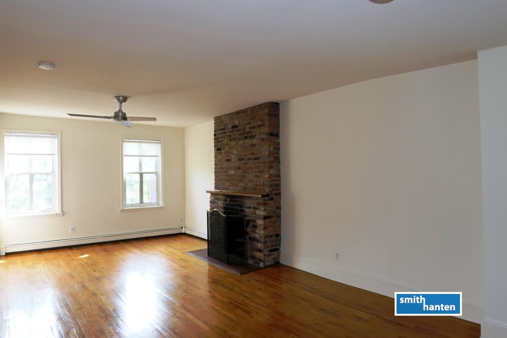 Foto principal - 393 Pacific St