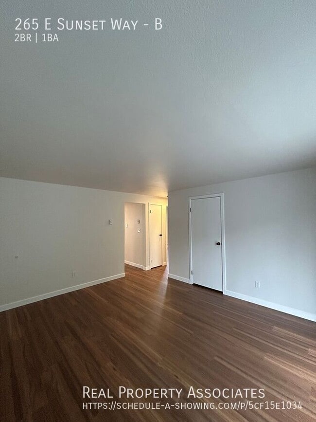 Building Photo - 265 E Sunset Way