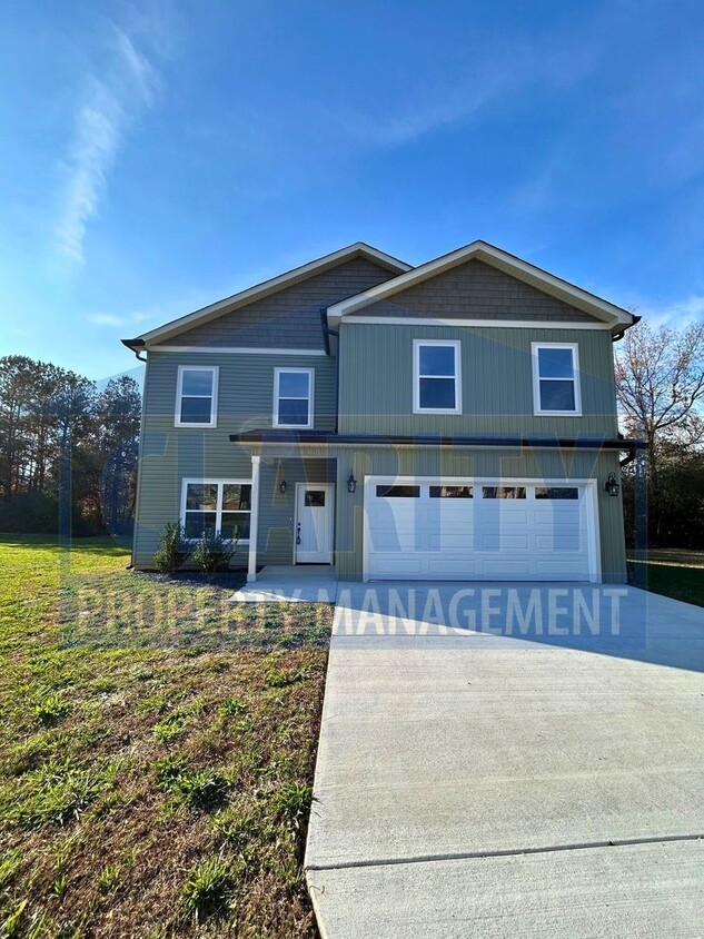 Foto principal - Beautiful New 3-Bedroom, 3-Bath Home in Mc...