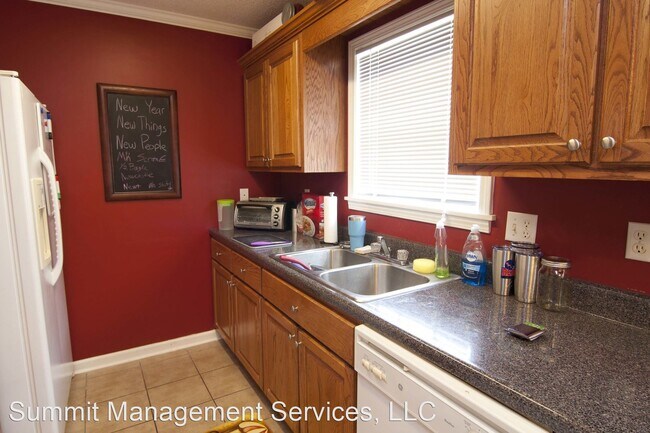 Building Photo - 3 br, 3 bath House - 242 Salem Rd. Ext.