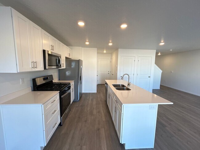 Building Photo - Old Sorrel Townhomes