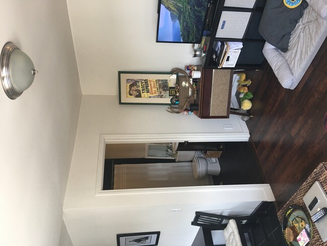 Foto del edificio - 201 Rosemont Ave