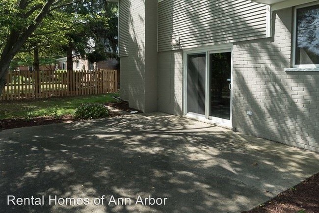 Foto del edificio - 3 br, 1.5 bath House - 1525 Dicken Dr