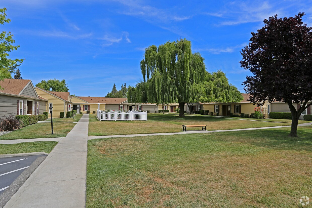Foto del edificio - Broadway Senior Center