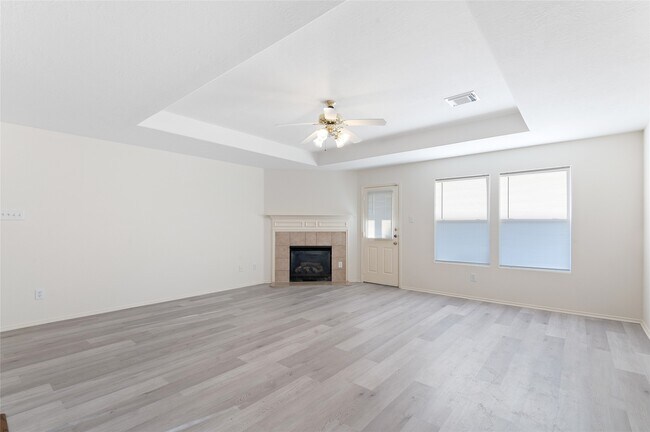 Foto del edificio - 2923 Katy Briar Ln
