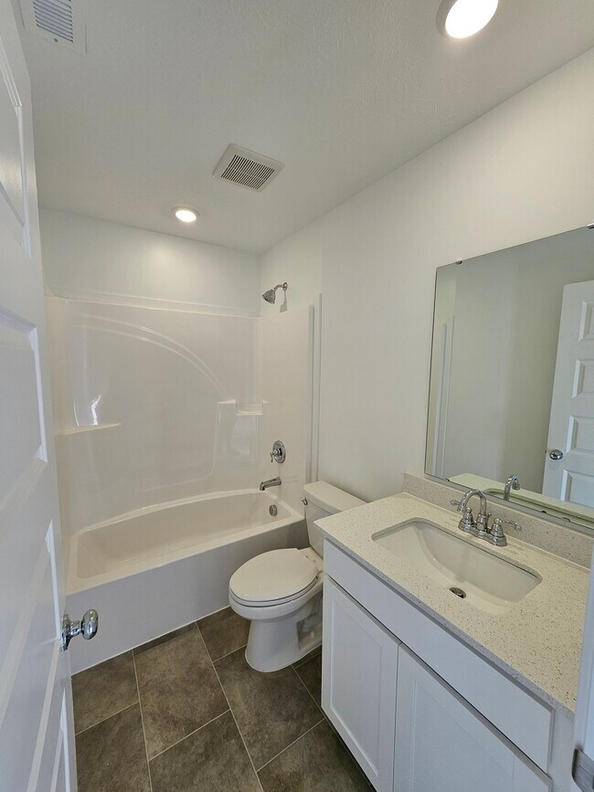 Foto del edificio - 2114 Ryder Pl