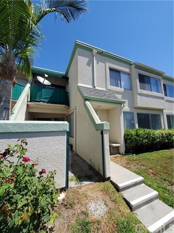 Foto principal - 18528 Mayall St