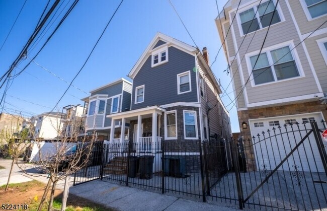 Foto del edificio - 226 Fairmount Ave