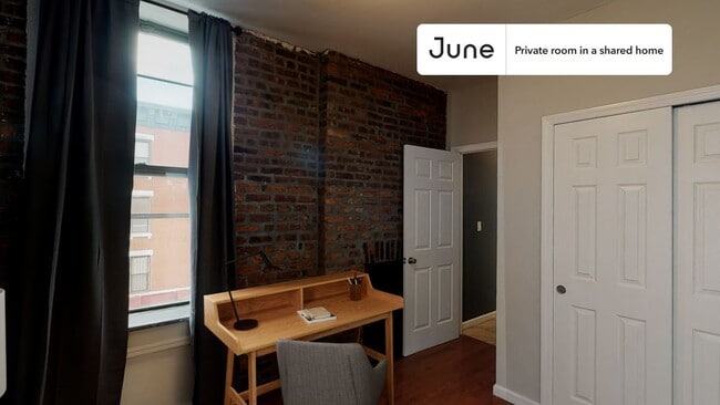 Building Photo - Private bedroom in 2 bed/1 bath Home