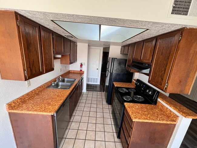 Building Photo - Near Academy Hills Park, Great NE Location...