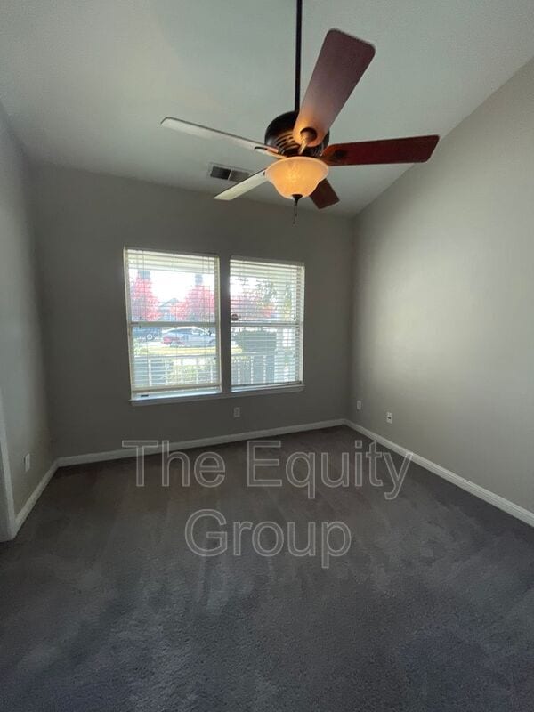 Building Photo - 634 E Vine Ct