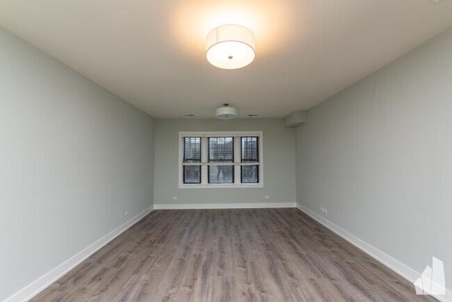 Building Photo - 2 bedroom in Evanston IL 60202