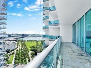 Building Photo - 900 Biscayne Blvd