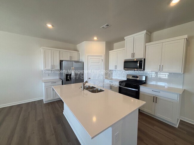 Foto del edificio - 4802 W Planetree St