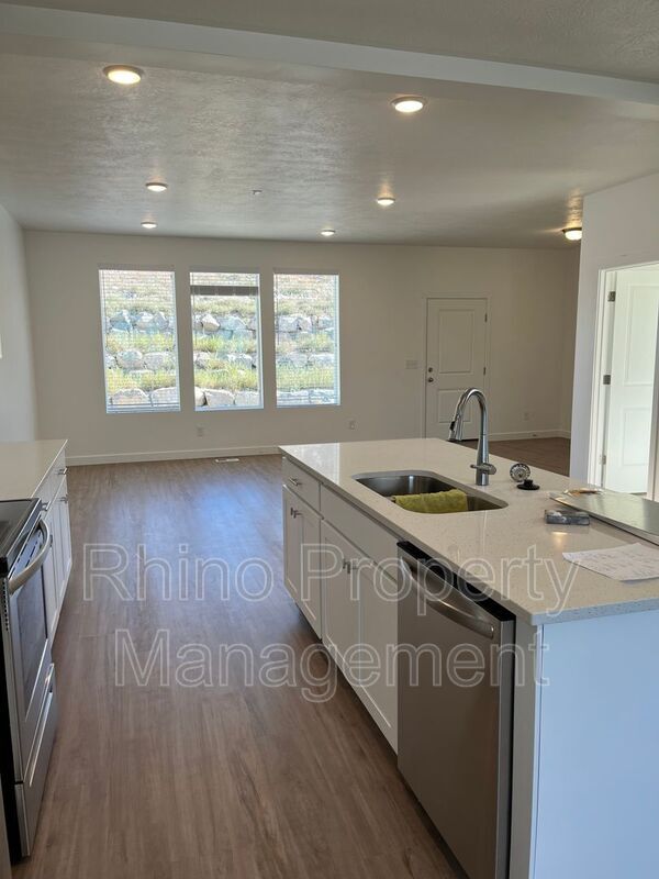 2744 E Fir Ln, Eagle Mountain, UT 84005 House for Rent in Eagle